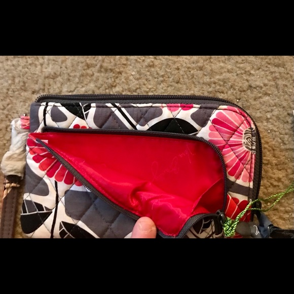 NWT Vera Bradley Zip Zip wristlet - Picture 4 of 8